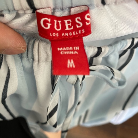 Guess cropped long sleeve mint condition - Picture 3 of 3